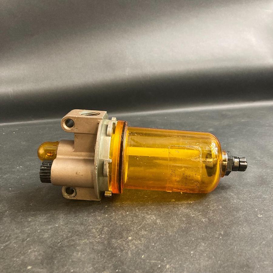Used SCHRADER BELLOWS LUBRICATOR NO 35831000 ($50 OBO)