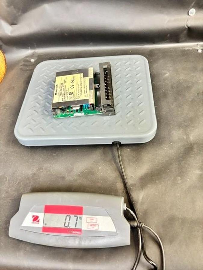 Used HONEYWELL 900A01-0102 INPUT MODULE CONTROLLER