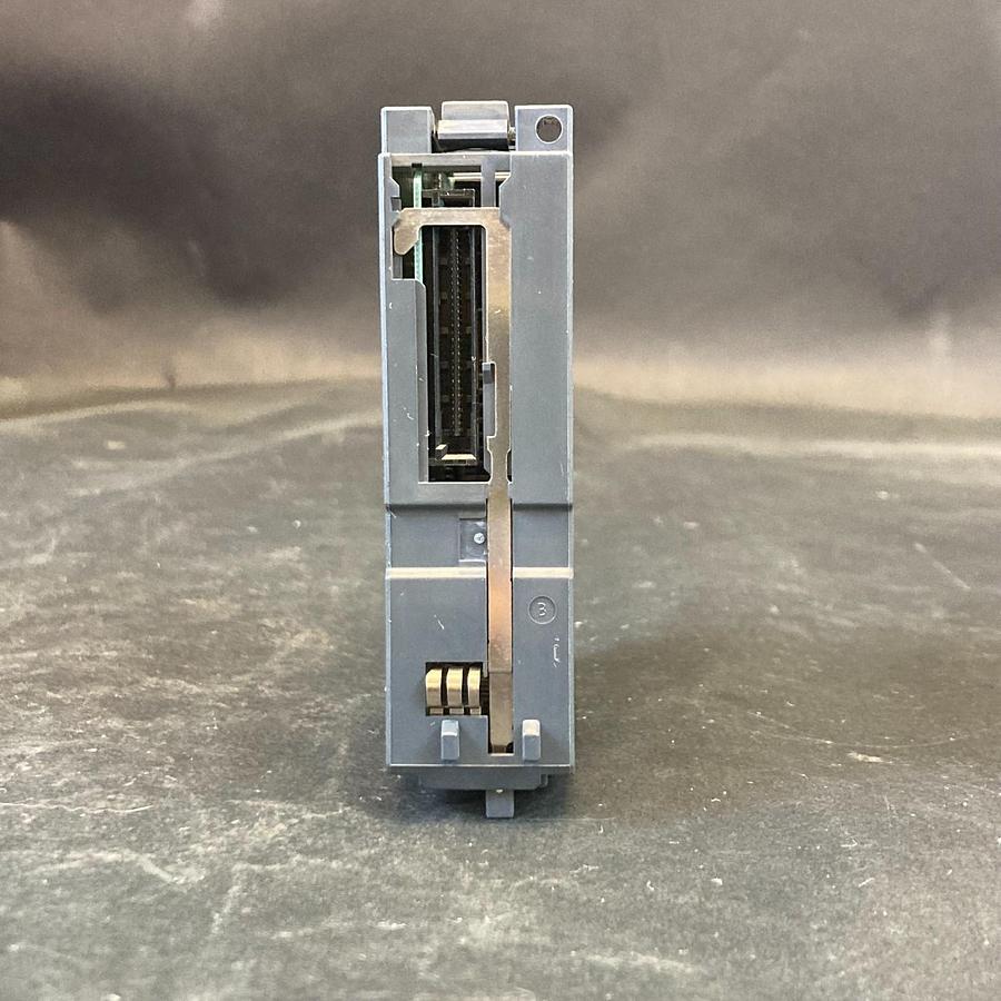 Used MITSUBISHI OUTPUT UNIT QY81P MELSEC-Q PLC ($20 OBO)