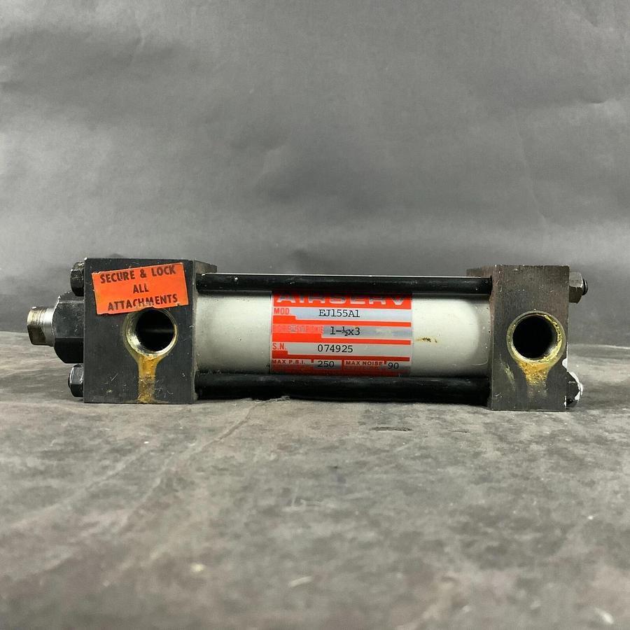 Used AIRSERVE EJ155A1 PNEUMATIC CYLINDER ($85 OBO)
