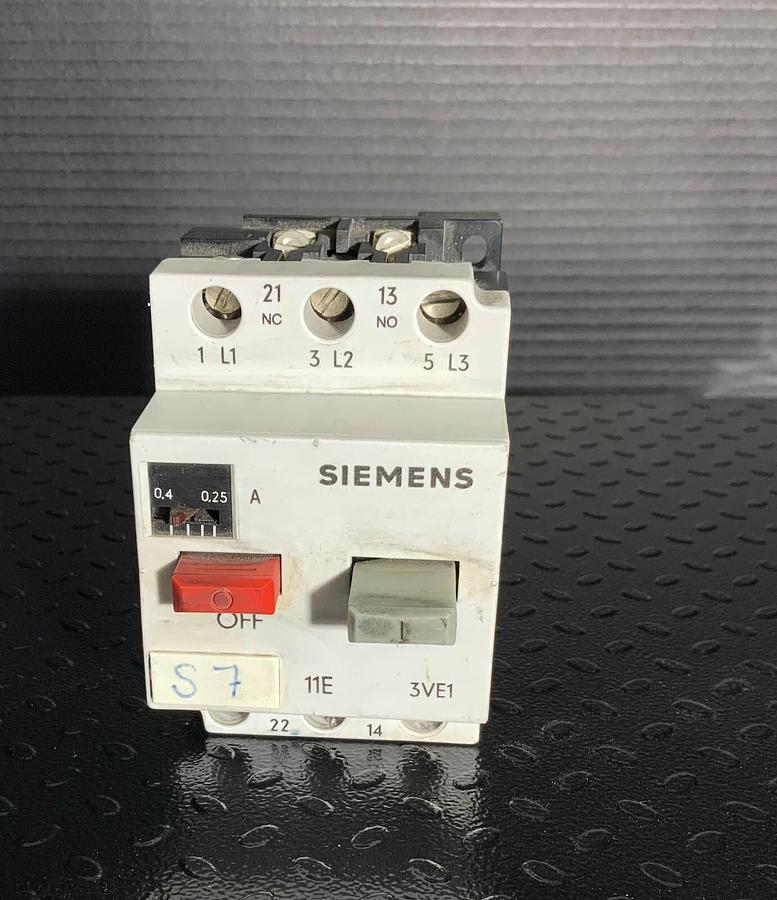 Used SIEMENS 3VE1010-2D ($49.99/EACH OBO)