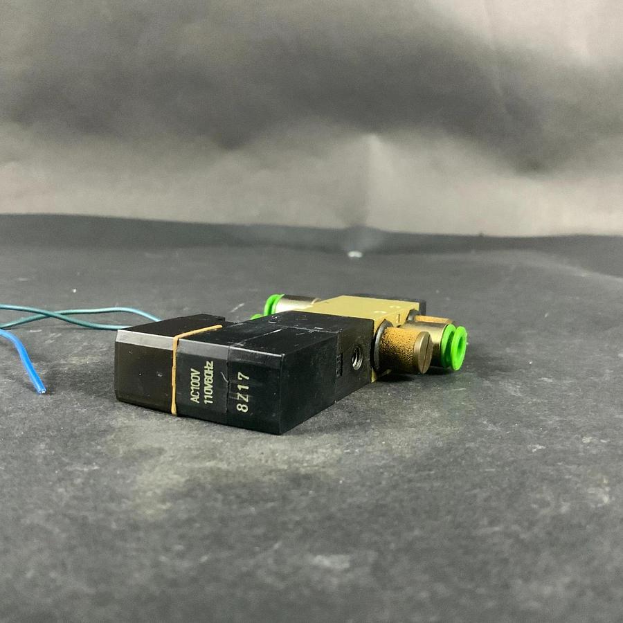 Used CKD CORP. 4KA110-C2 VALVE ($40 OBO)