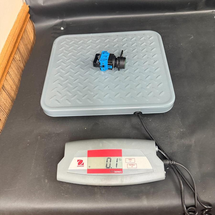 Used IDEC HW1L-M1F20QD G-24V GREEN PUSH BUTTON ($25 OBO)