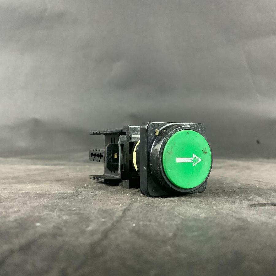 Used SCHNEIDER ELECTRIC DA10 CONTACT BLOCK ($8 OBO)