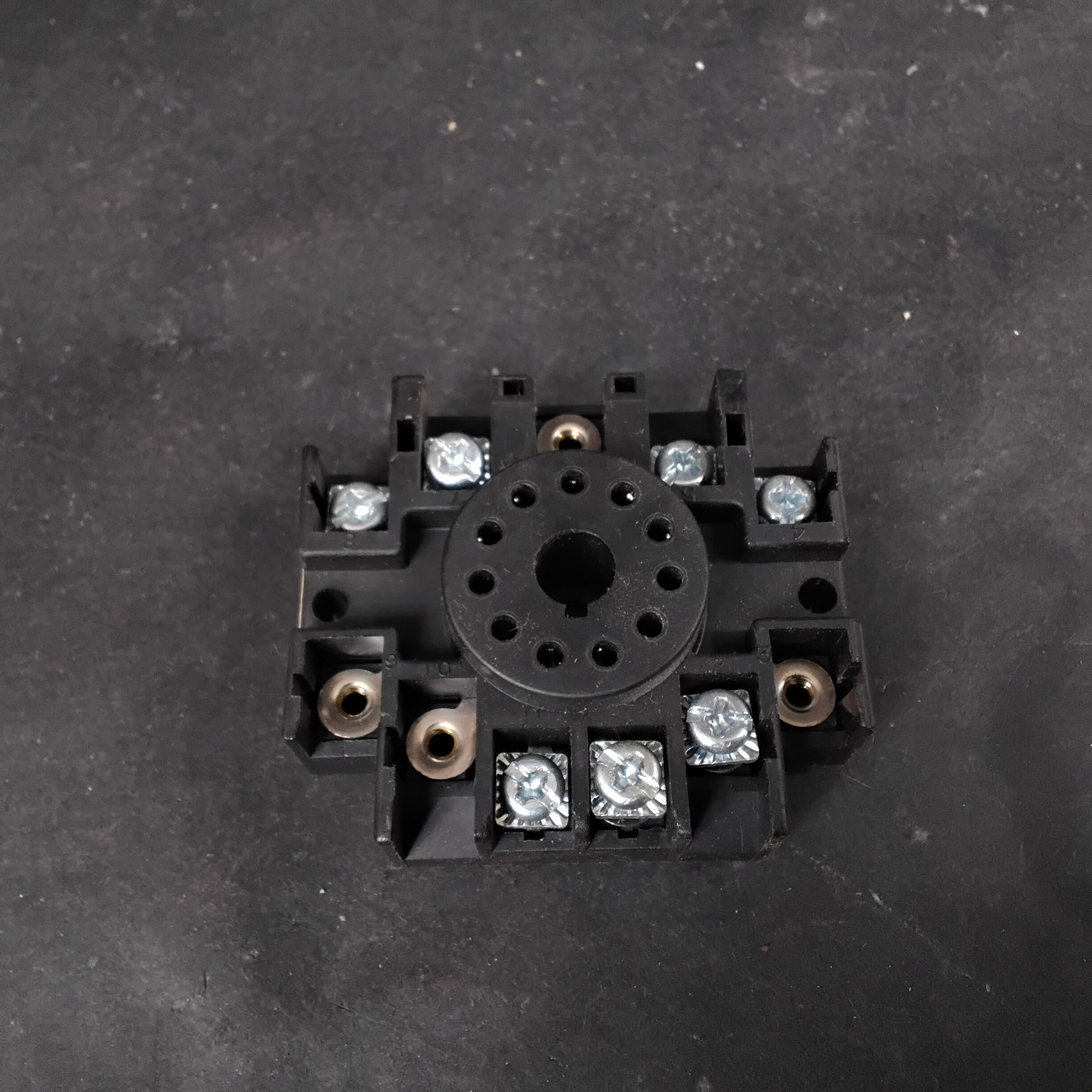 Used CUSTOM CONNECTOR 0T11-PC RELAY SOCKET ($9 OBO)