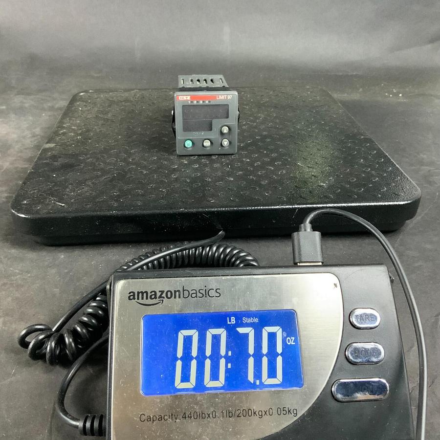 Used CINCINNATI SUB ZERO 97A0-DCDA-00AH TEMPERATURE CONTROLLER ($240 OBO)