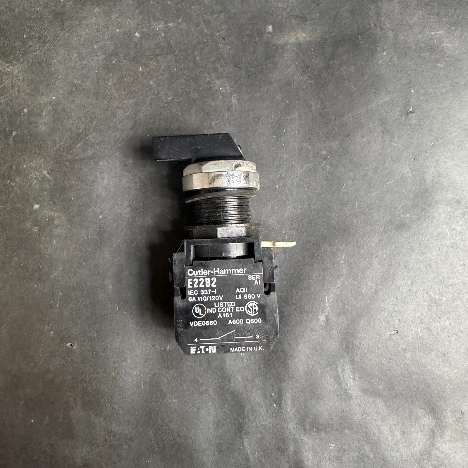 Used CUTLER HAMMER E22B2 SELECTOR SWITCH ($20 OBO)