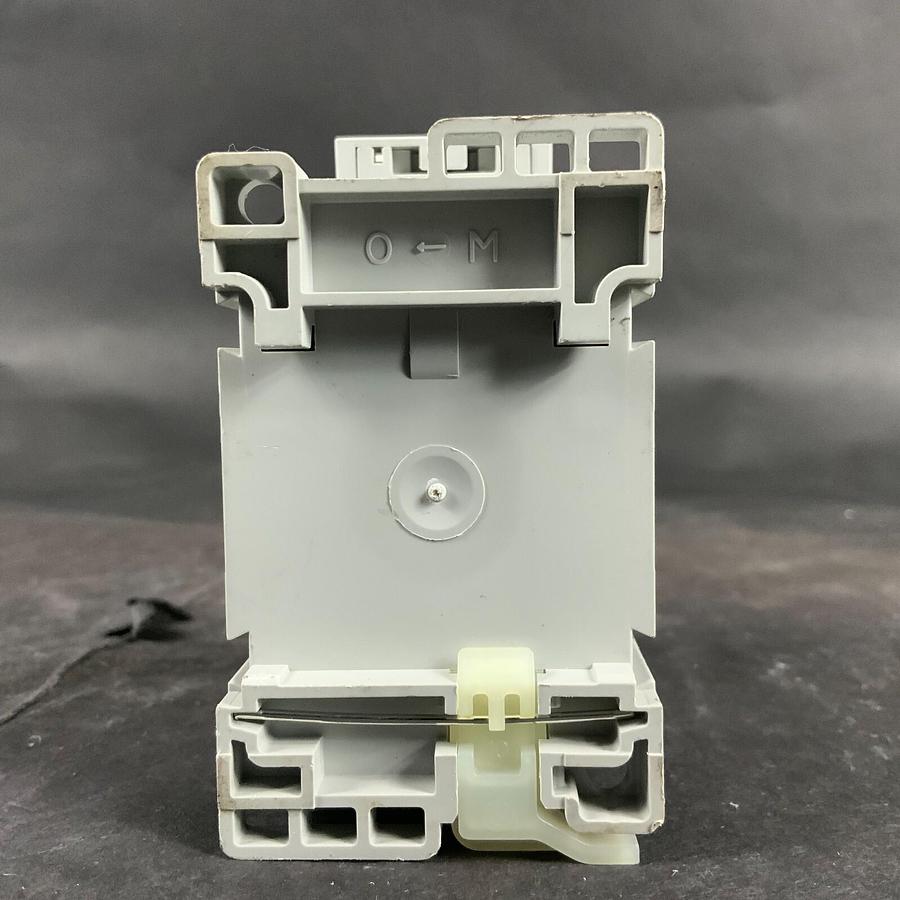 Used ALLEN BRADLEY 100-C23E*01 CONTACTOR ($15 OBO)