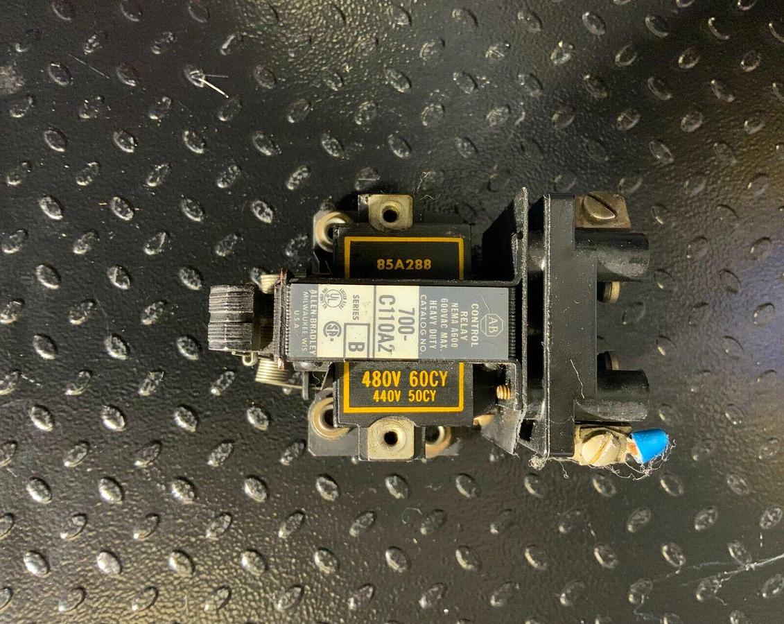 Used ALLEN BRADLEY 700-C110A2 ($74.99 OBO)