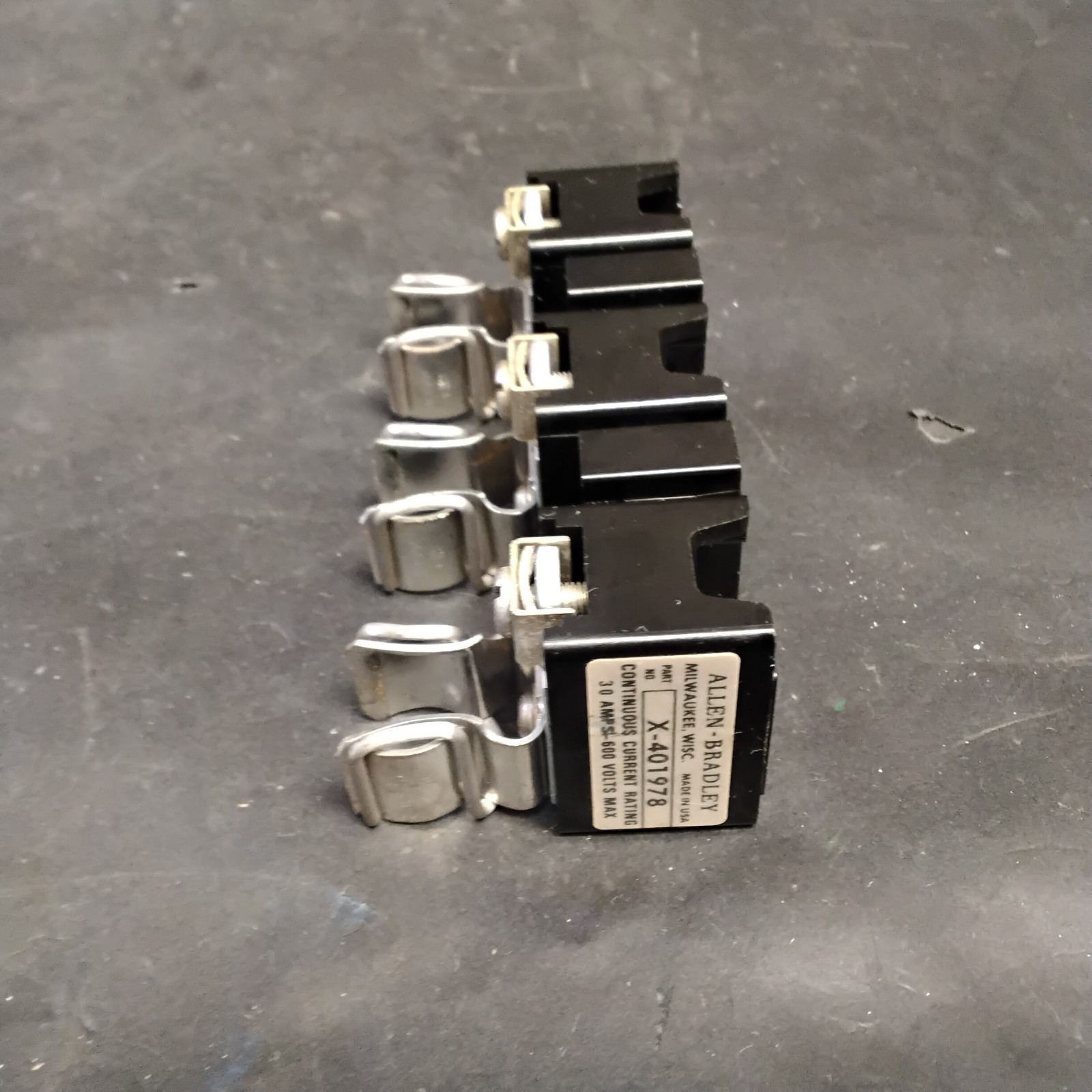 Used ALLEN BRADLEY X401978 FUSE HOLDER/BLOCK ($10.50 OBO)