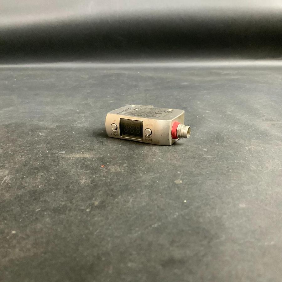 Used KEYENCE LR-ZH500C3P LASER DISTANCE SENSOR ($50 OBO)