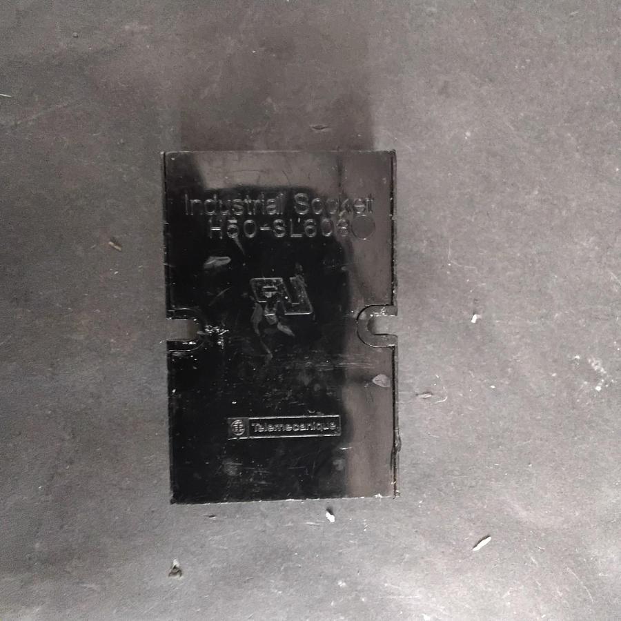Used TELEMECANIQUE H50-SL608 INDUSTRIAL RELAY SOCKET ($7 OBO)