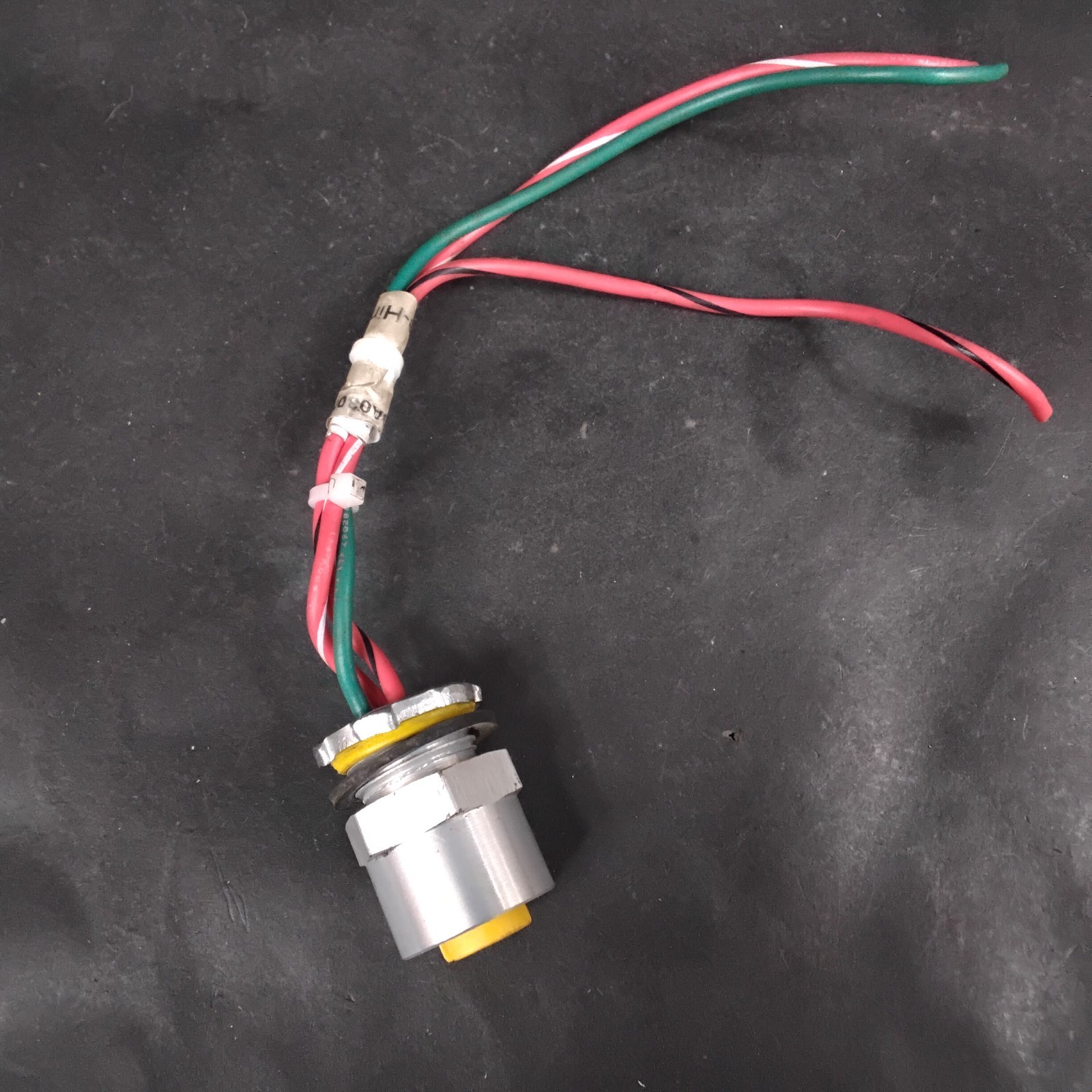 Used HINDS FUSE MR3D4B00A030M CONNECTOR ASSEMBLY ($15 OBO)