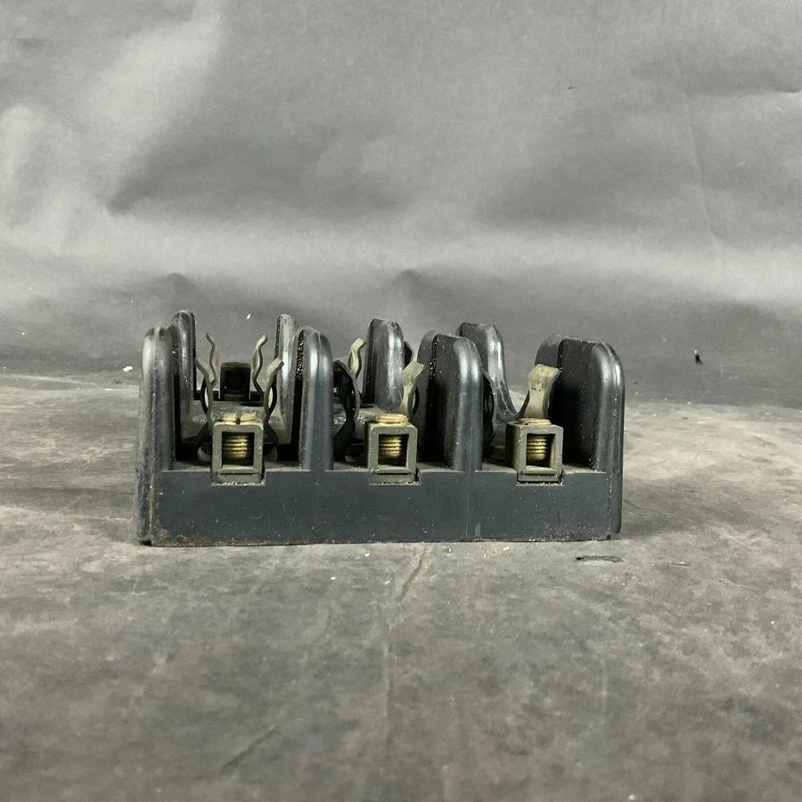 Used MARATHON 6F30A3B FUSE HOLDER ($20 OBO)