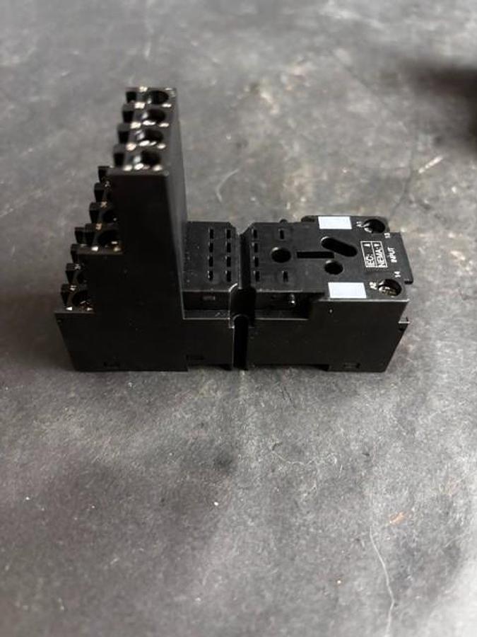 Used SCHNEIDER ELECTRIC RXZE2S114M RELAY SOCKET - GROUP OF 5 ($30 OBO)