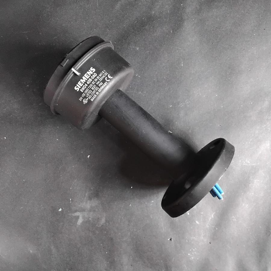 Used SIEMENS 8WD4 408-0AD CONNECTION ELEMENT W/ BASE ($30 OBO)