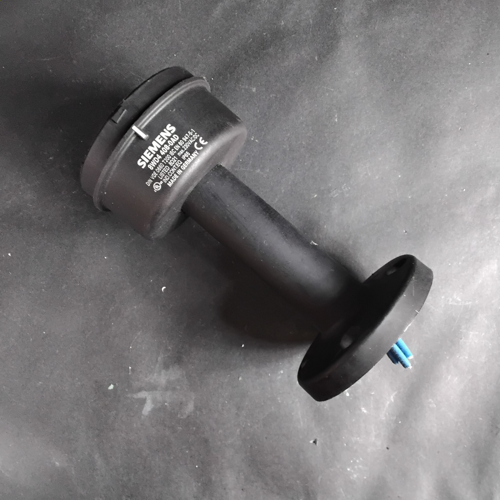 Used SIEMENS 8WD4 408-0AD CONNECTION ELEMENT W/ BASE ($30 OBO)