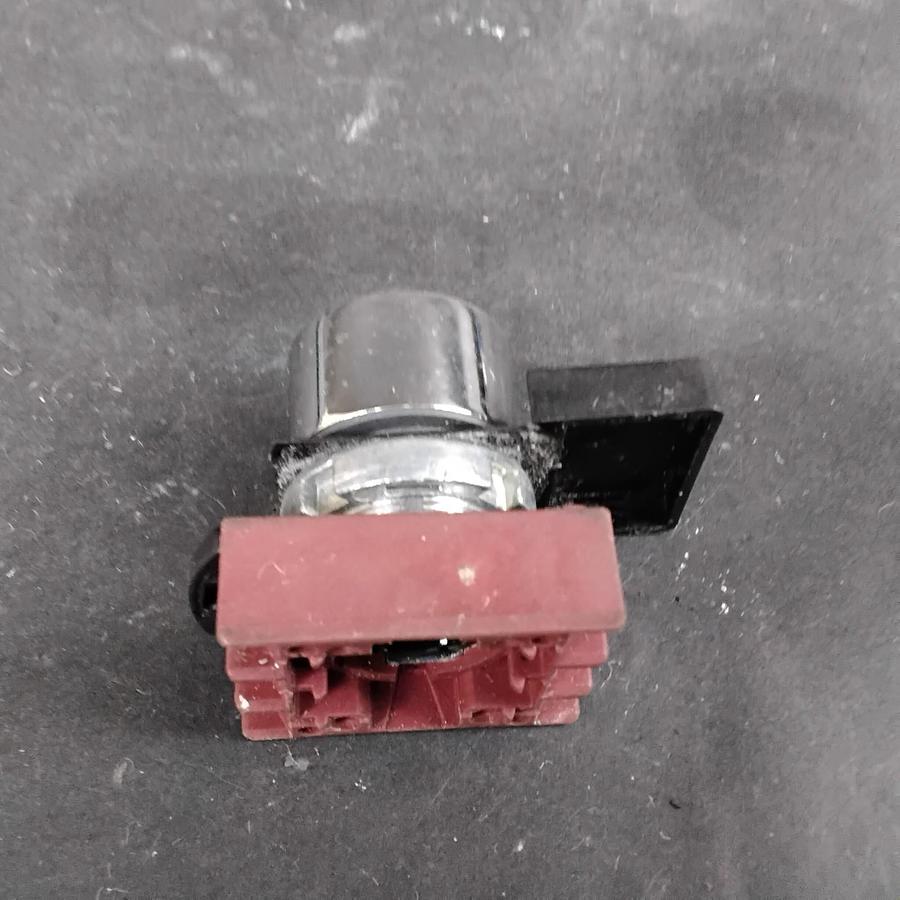 Used GENERAL ELECTRIC P9CPLVSD PUSHBUTTON ($14 OBO)