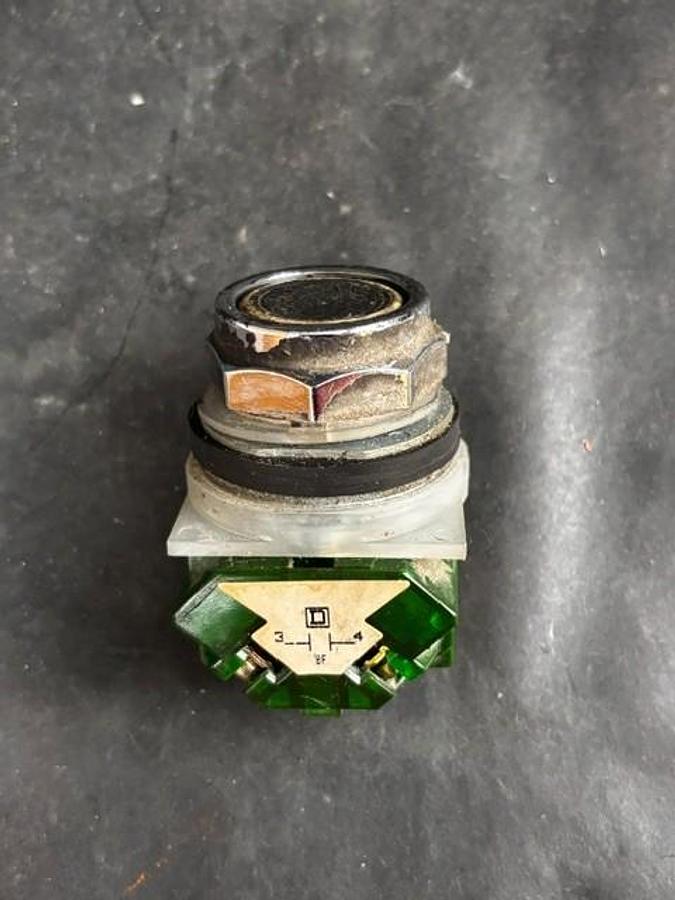 Used SQUARE D 9001KA-2 SERIES J BLACK PUSHBUTTON ($13 OBO)