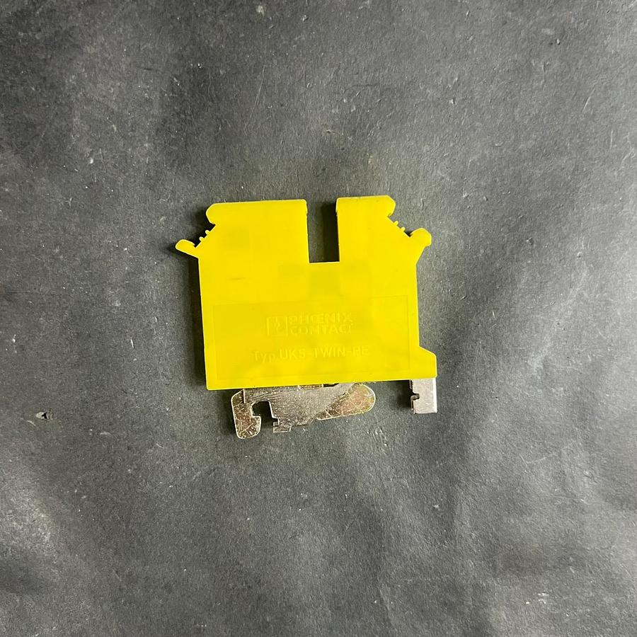 Used PHOENIX CONTACT UK5-TWIN-PE TERMINAL BLOCK ($8 OBO)
