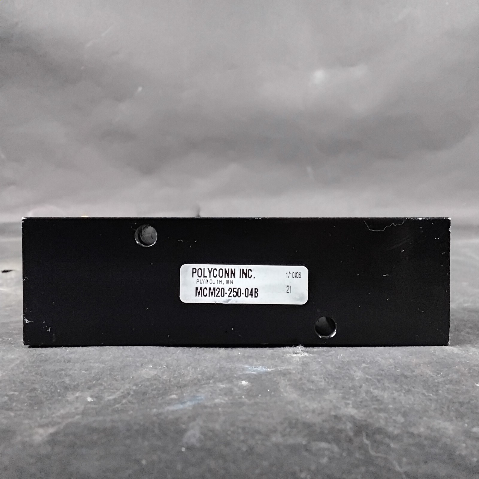Used POLYCONN MCM20-250-04B MANIFOLD ($15 OBO)