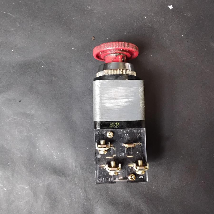 Used FUJI ELECTRIC RCA470-V RESET PUSH BUTTON SWITCH ($17.50 OBO)