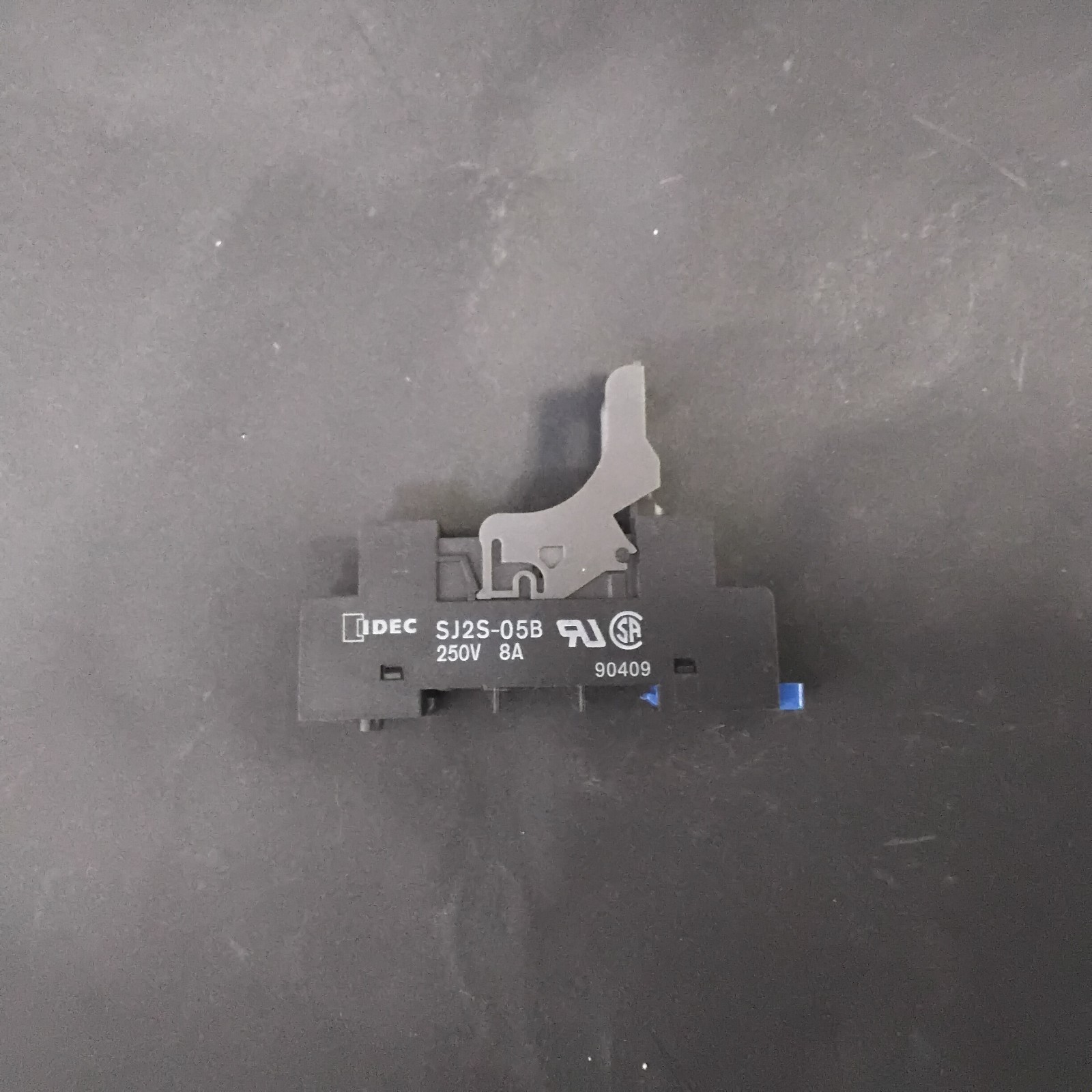 Used IDEC SJ2S-05B RELAY ($10 OBO)