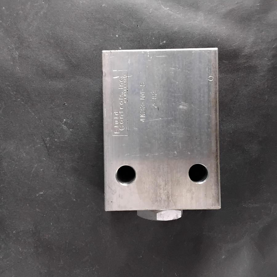 Used FLUID CONTROLS 4K33-N4-S VALVE MANIFOLD BLOCK ($25 OBO)