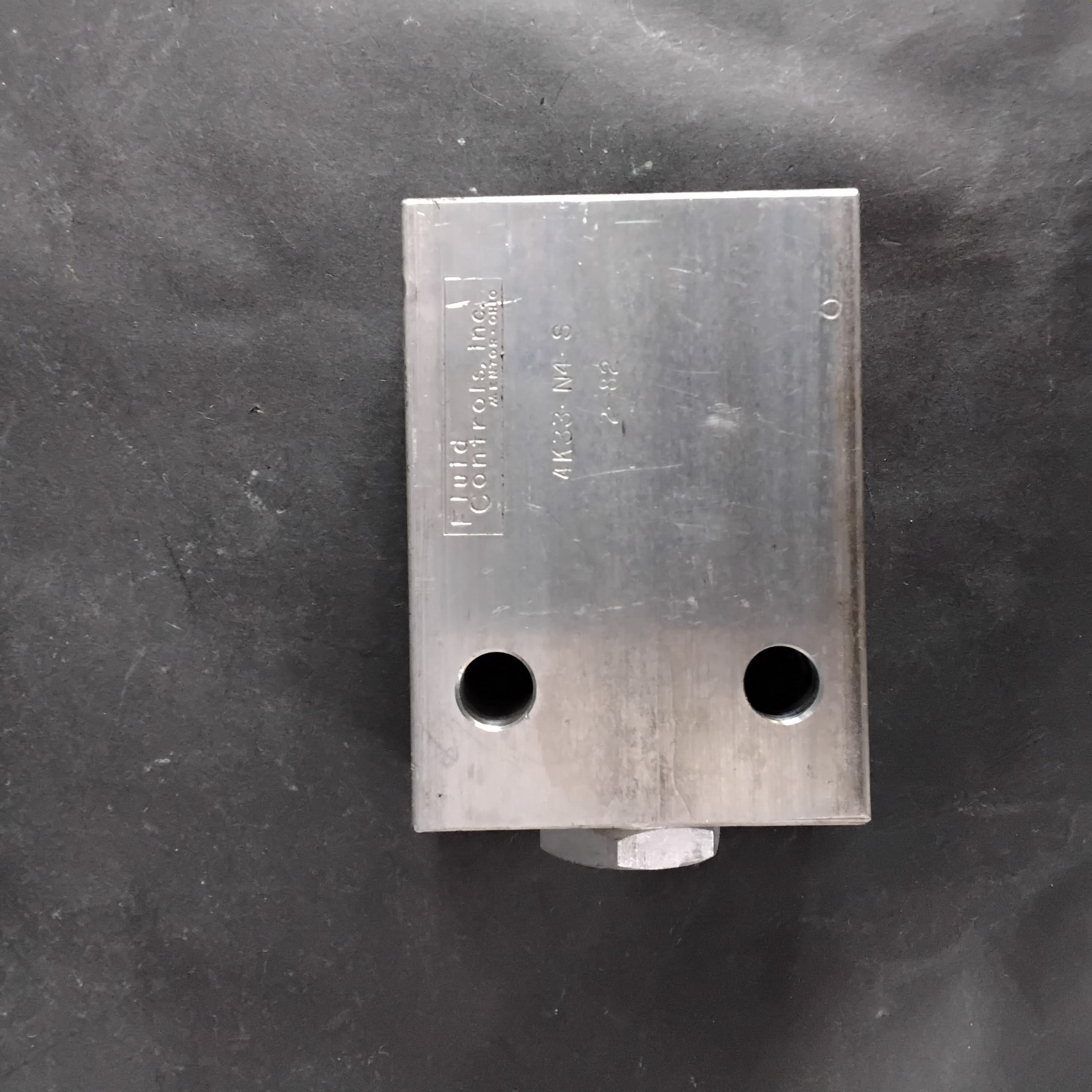 Used FLUID CONTROLS 4K33-N4-S VALVE MANIFOLD BLOCK ($25 OBO)