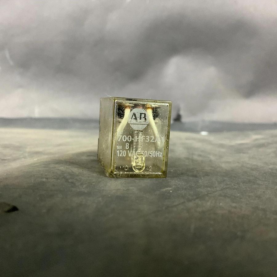 Used ALLEN BRADLEY 700-HF32A1 RELAY ($10 OBO)