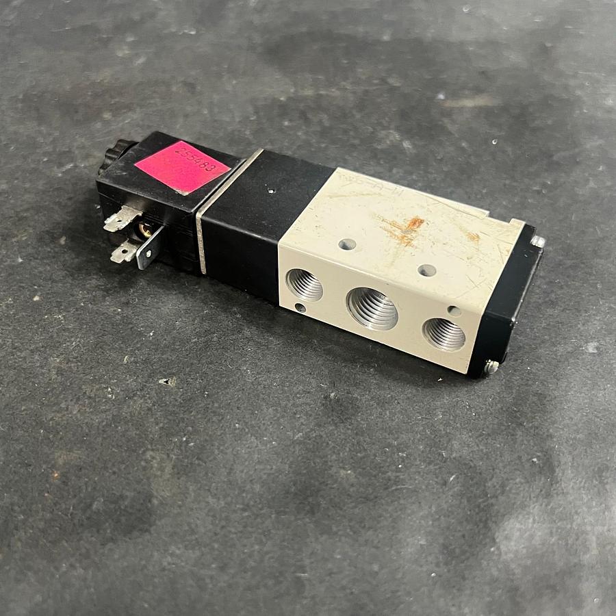 Used AIRTAC 4V210-08 SOLENOID VALVE ($35 OBO)