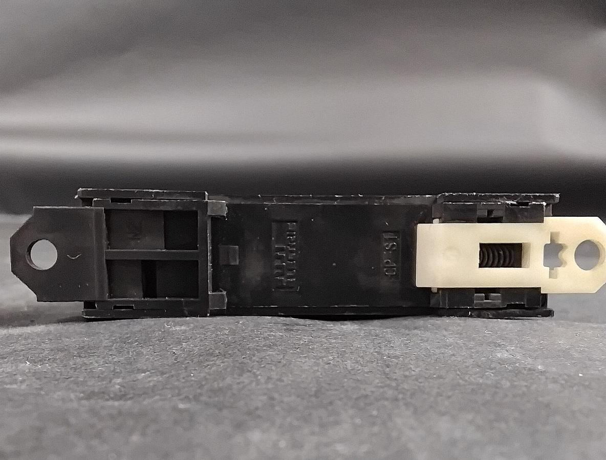 Used FUIJI ELECTRIC CIRCUIT PROTECTOR CP31VM/10DC 10AMP ($13 OBO)