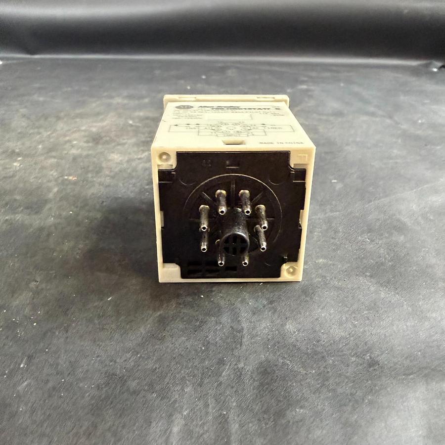 Used ALLEN BRADLEY 700-HRC12TA17 SER C TIMING RELAY ($20 OBO)