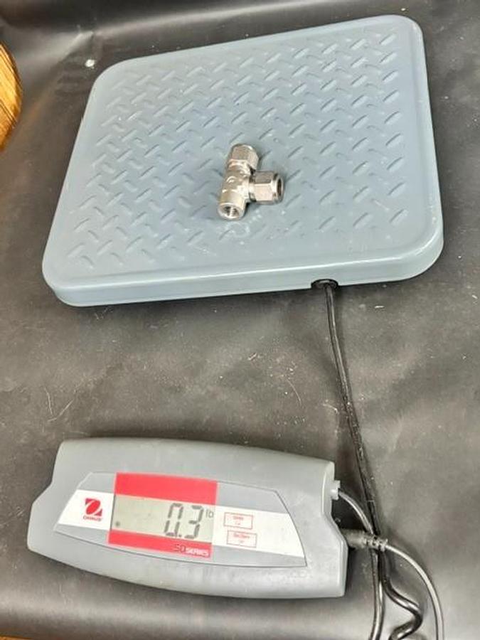Used SWAGELOK SS-810-3-8TFT TUBE FITTING RUN TEE