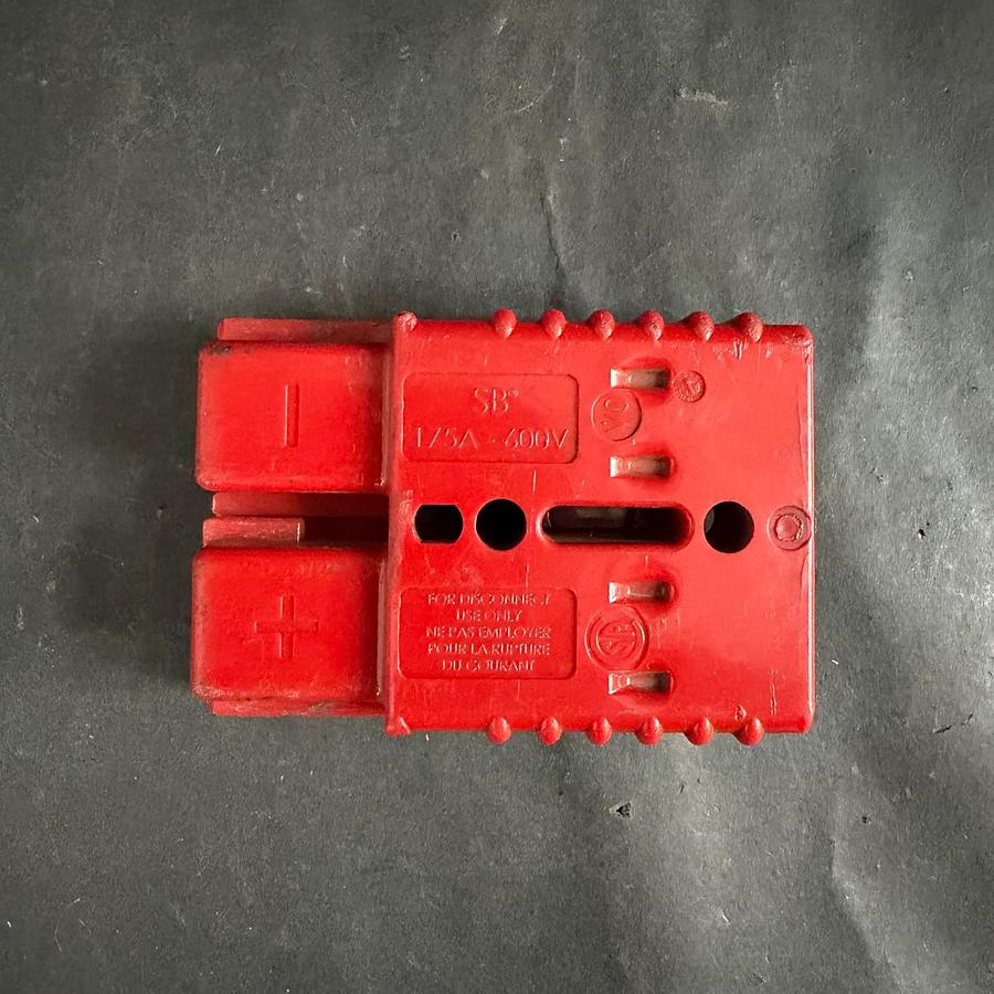Used ANDERSON POWER PRODUCTS SB 175A-600V CONNECTOR