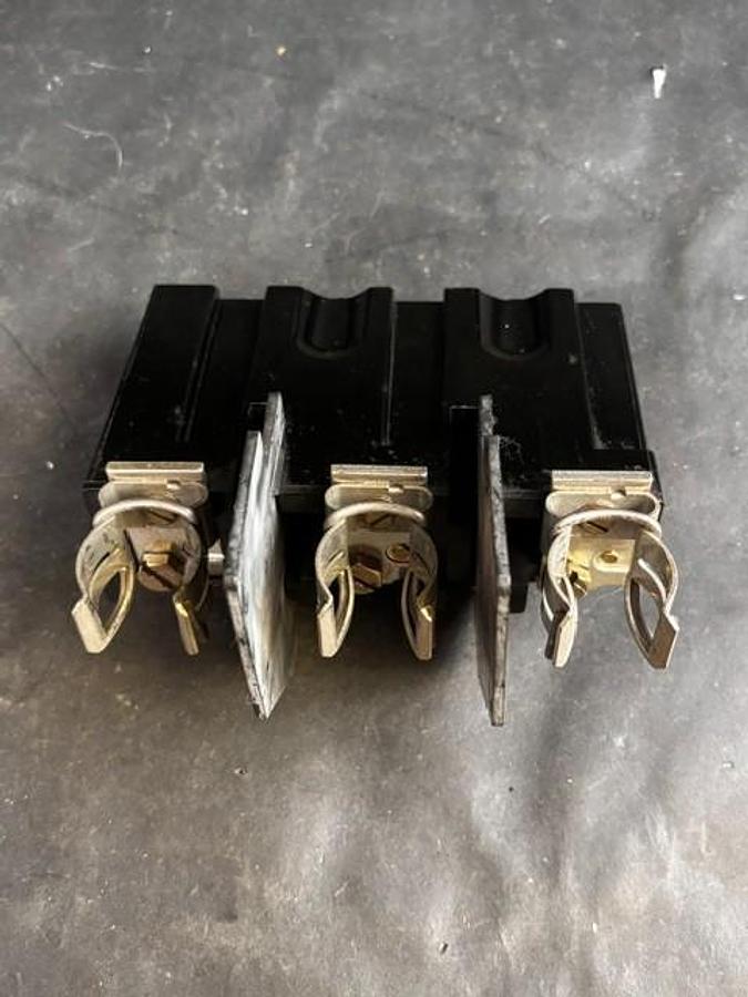 Used ALLEN BRADLEY 1494V-FS60 FUSE BLOCK