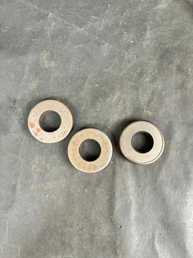 Used CHICAGO RAWHIDE 7599 OIL SEALS - GROUP OF 3