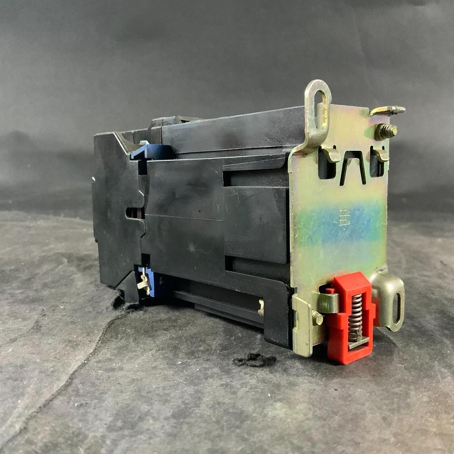Used TELEMECANIQUE LP1-D123 CONTACTOR ($45 OBO)