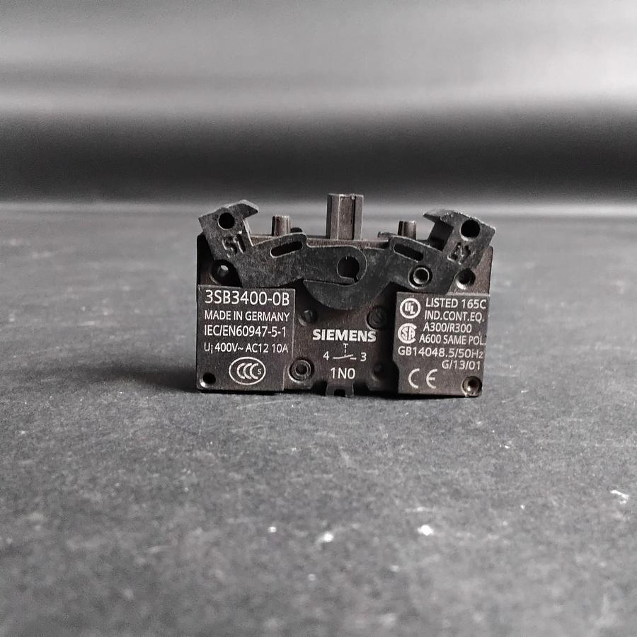 Used SIEMENS 3SB3400-0B CONTACT BLOCK ($10 OBO)