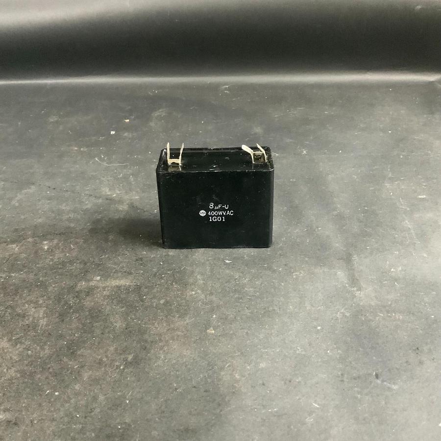 Used Unbranded 1G01 8uF 400VAC MOTOR RUN CAPACITOR ($10 OBO)