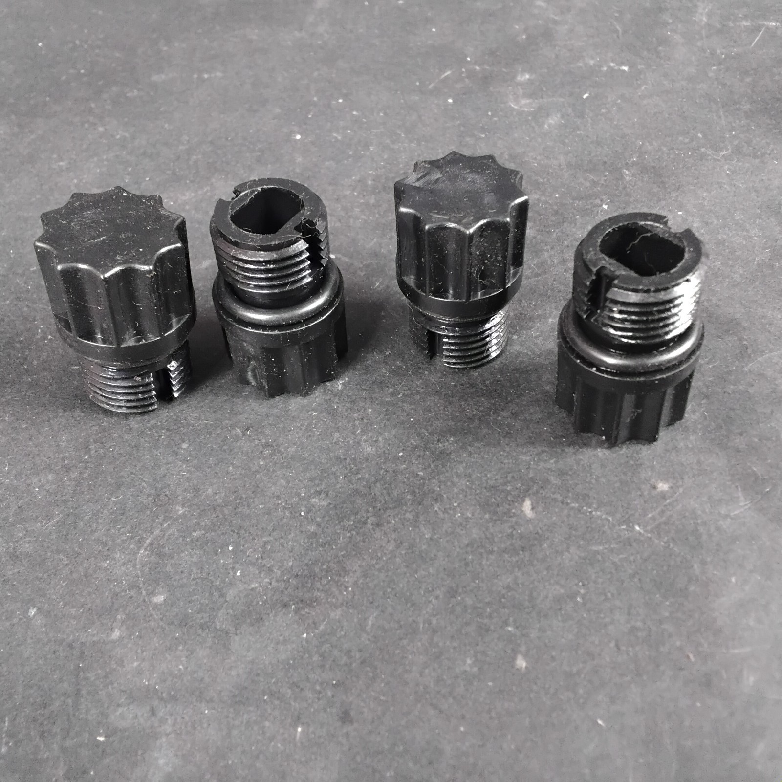Used SPEEDAIRE 114X44 OIL PLUGS - GROUP OF 4 ($8.50 OBO)