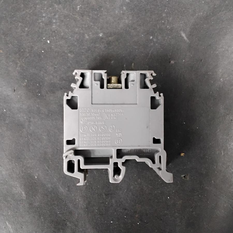 Used ENTRELEC M4/6 5120 TERMINAL BLOCK ($5 OBO)