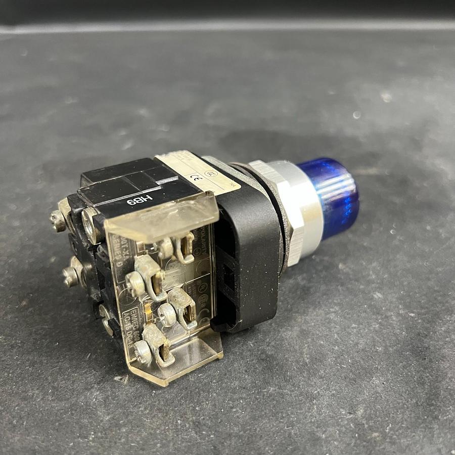 Used ALLEN BRADLEY 800T-PTH16B BLUE PUSHBUTTON ($45 OBO)