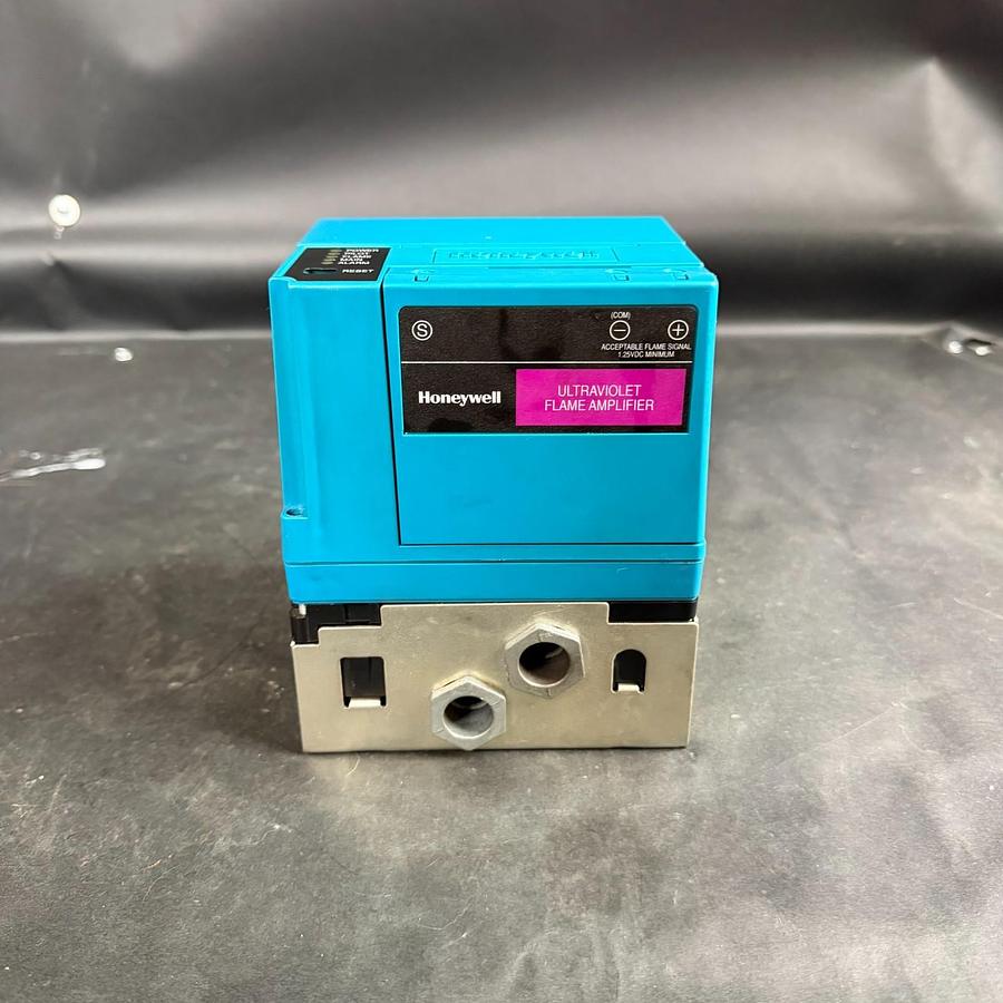 Used HONEYWELL 97-4820 BURNER CONTROL UNIT ($230 OBO)