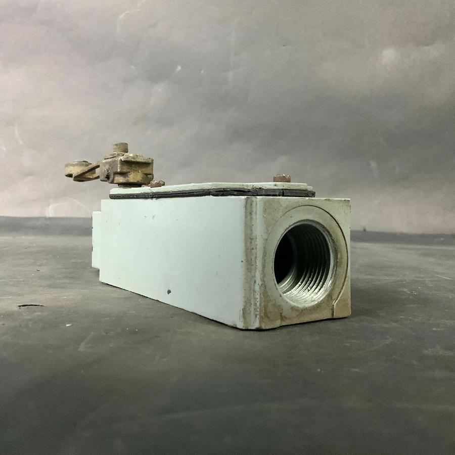 Used ALLEN BRADLEY 802T-AT LIMIT SWITCH ($60 OBO)