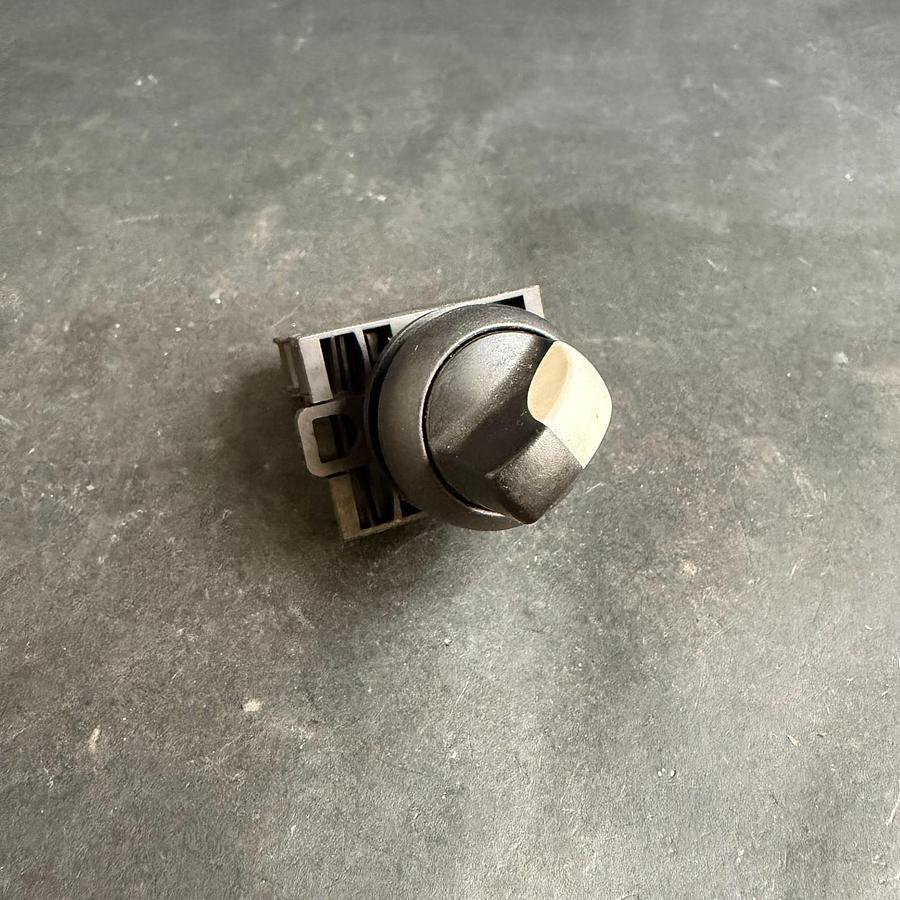 Used EATON M22-K10 SELECTOR SWITCH ($12 OBO)