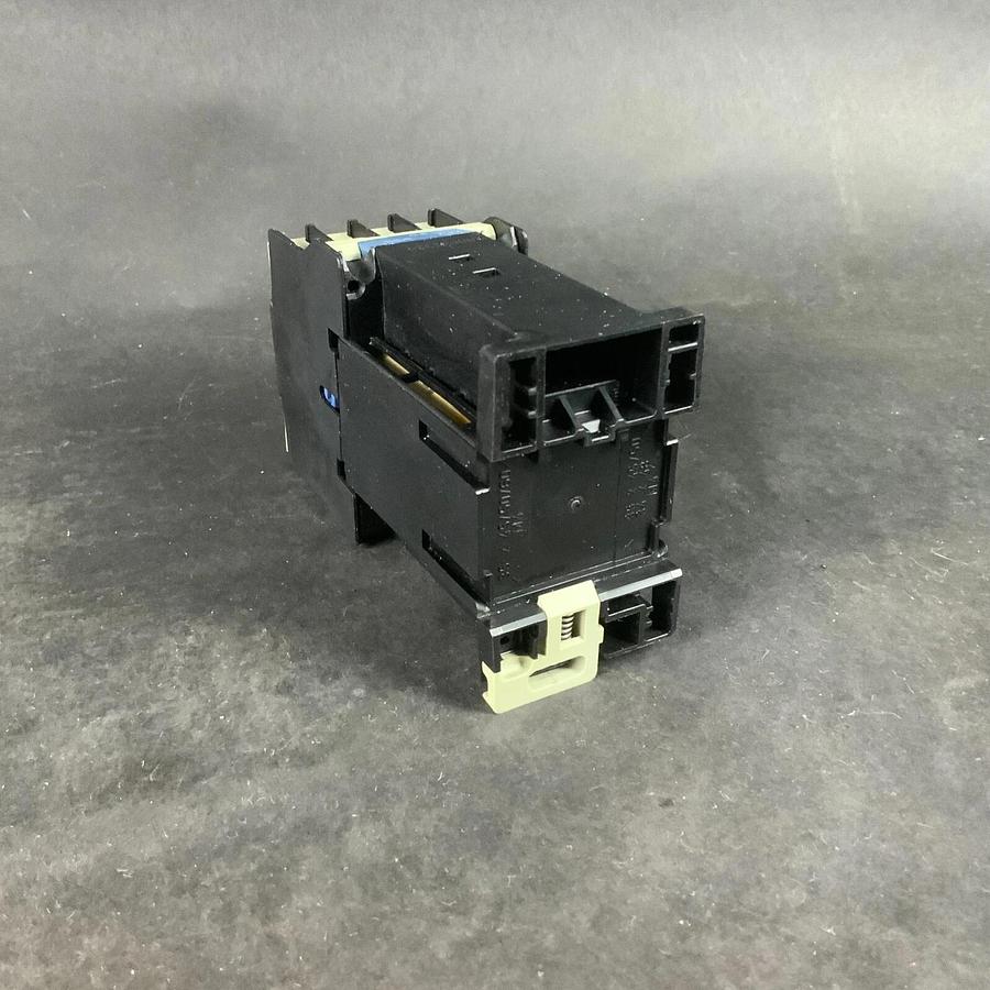 Used TELEMECANIQUE LP1-D1810-BD CONTACTOR ($20 OBO)