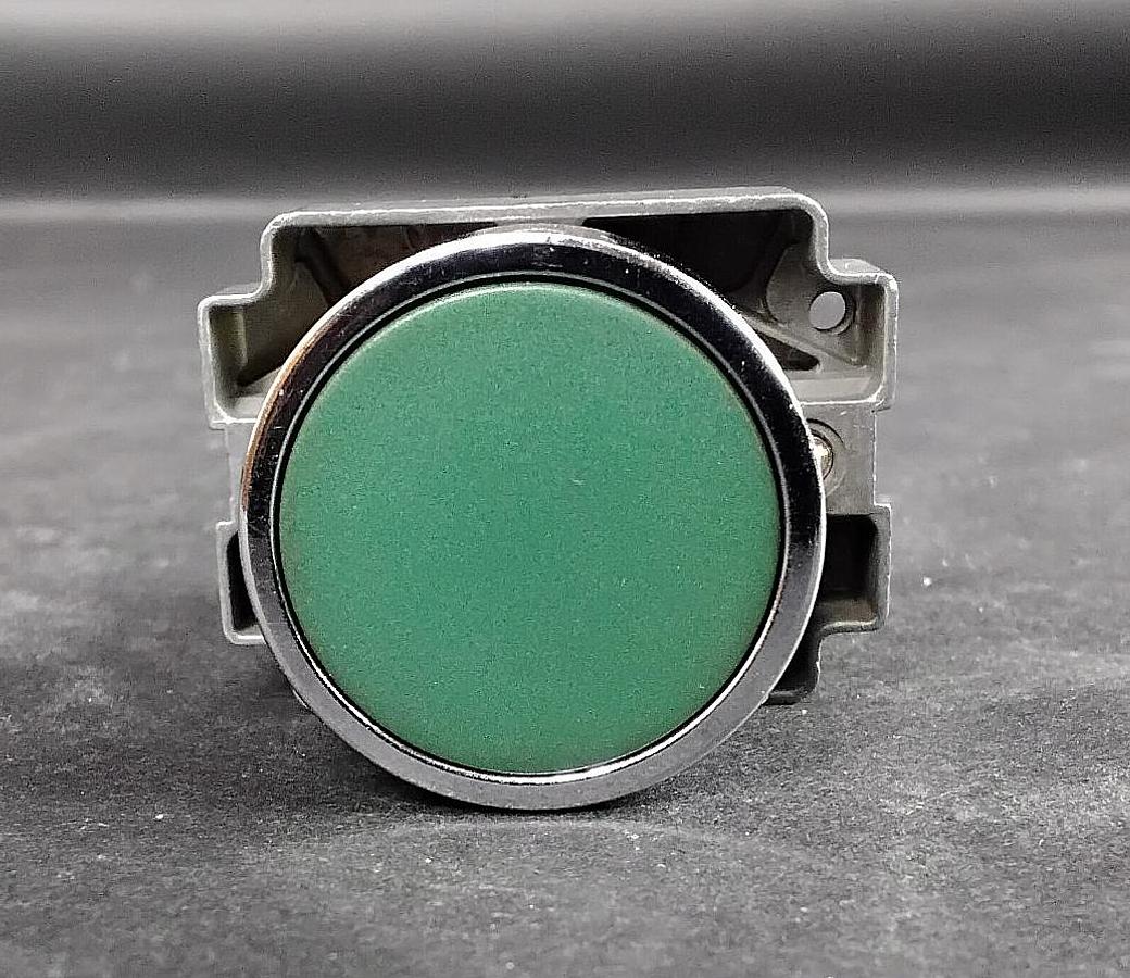 Used TELEMENCANIQUE ZB2-BE101 GREEN MOMENTARY PUSH BUTTON($10 OBO)
