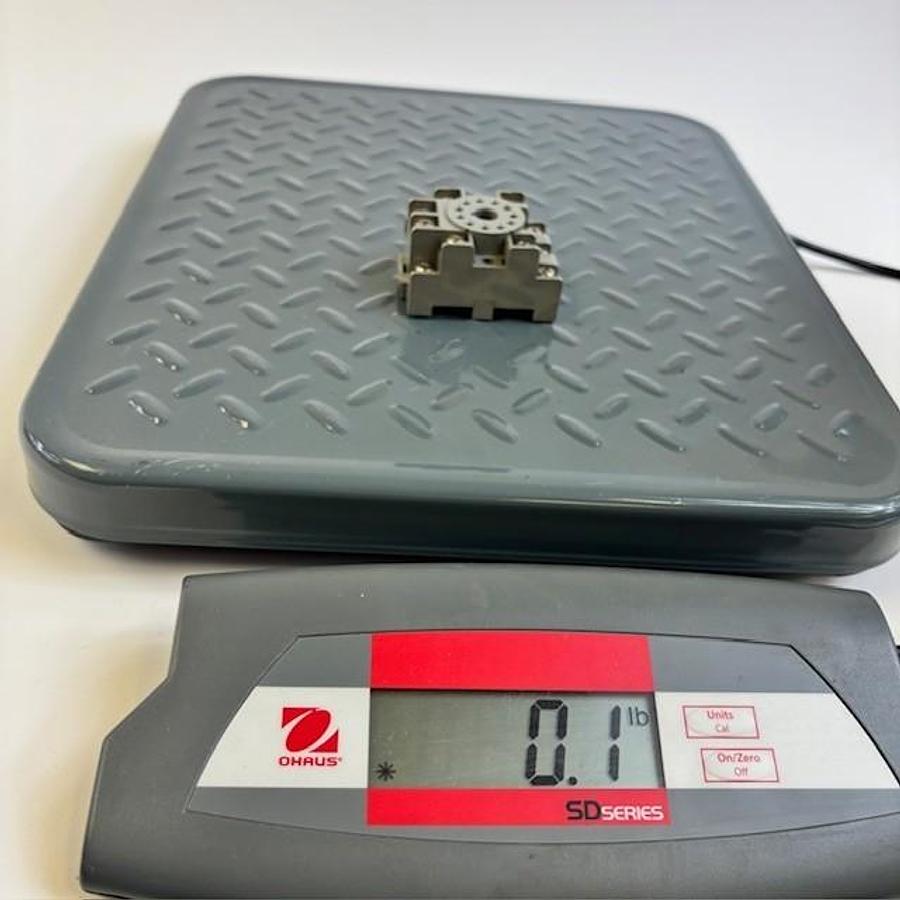 Used IDEC SR3P-05 RELAY SOCKET