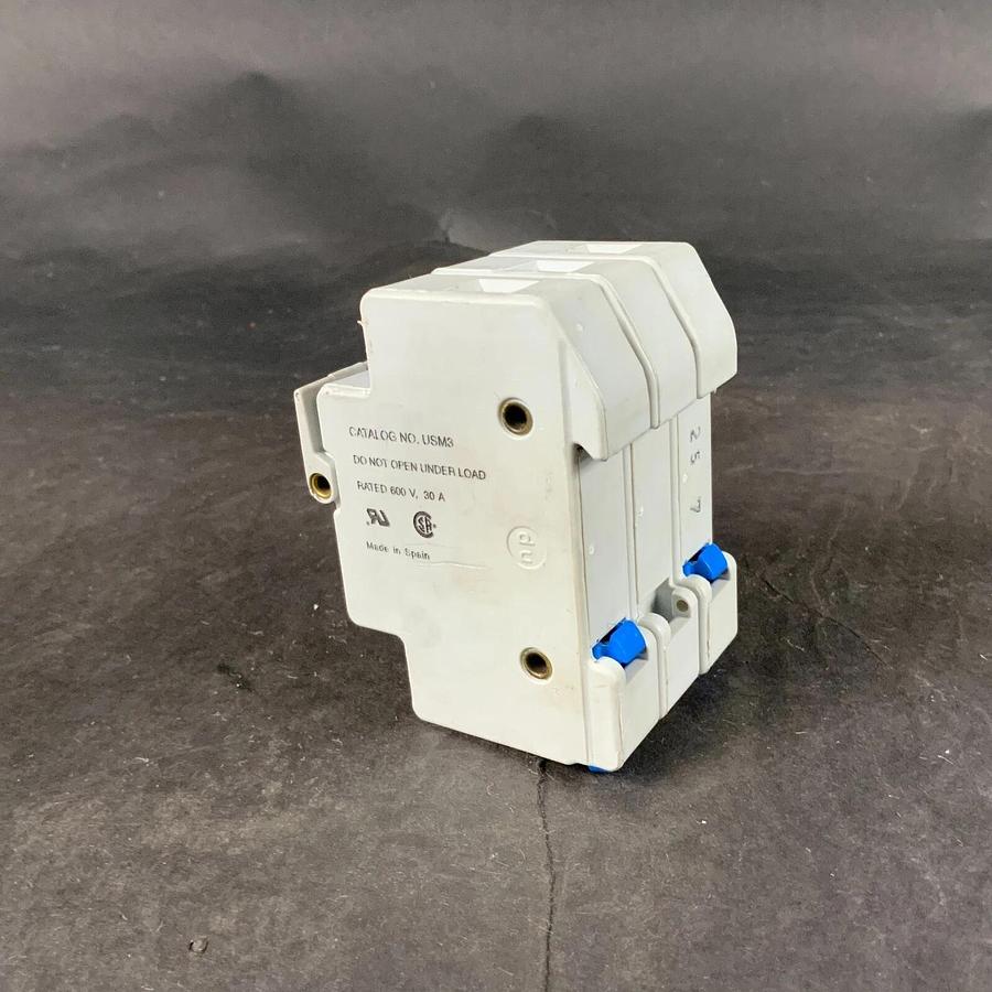 Used FERRAZ SHAWMUT USM3 FUSE HOLDER ($10 OBO)